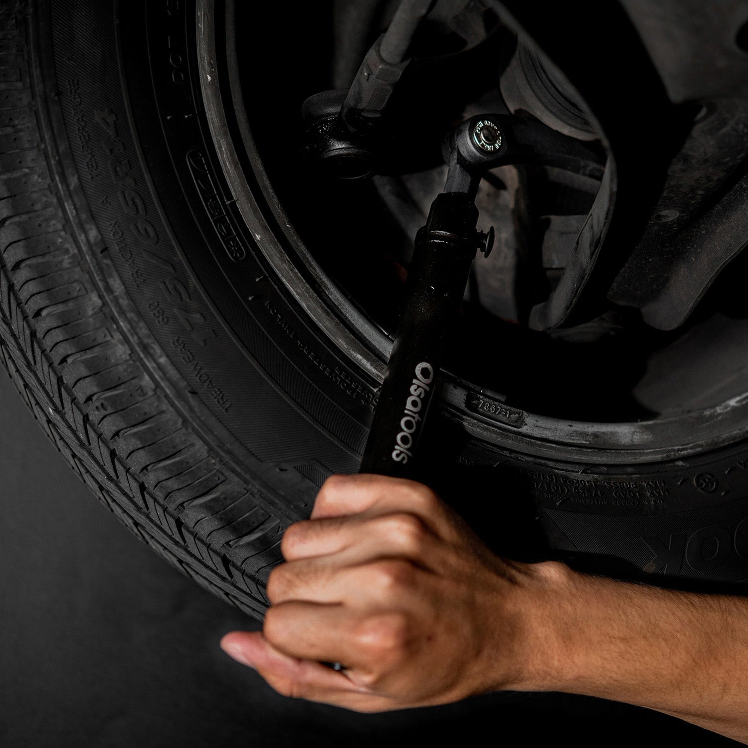 Extendable Indexing Pry Bar | Adjustable Length From 13.3-18.5 Inches