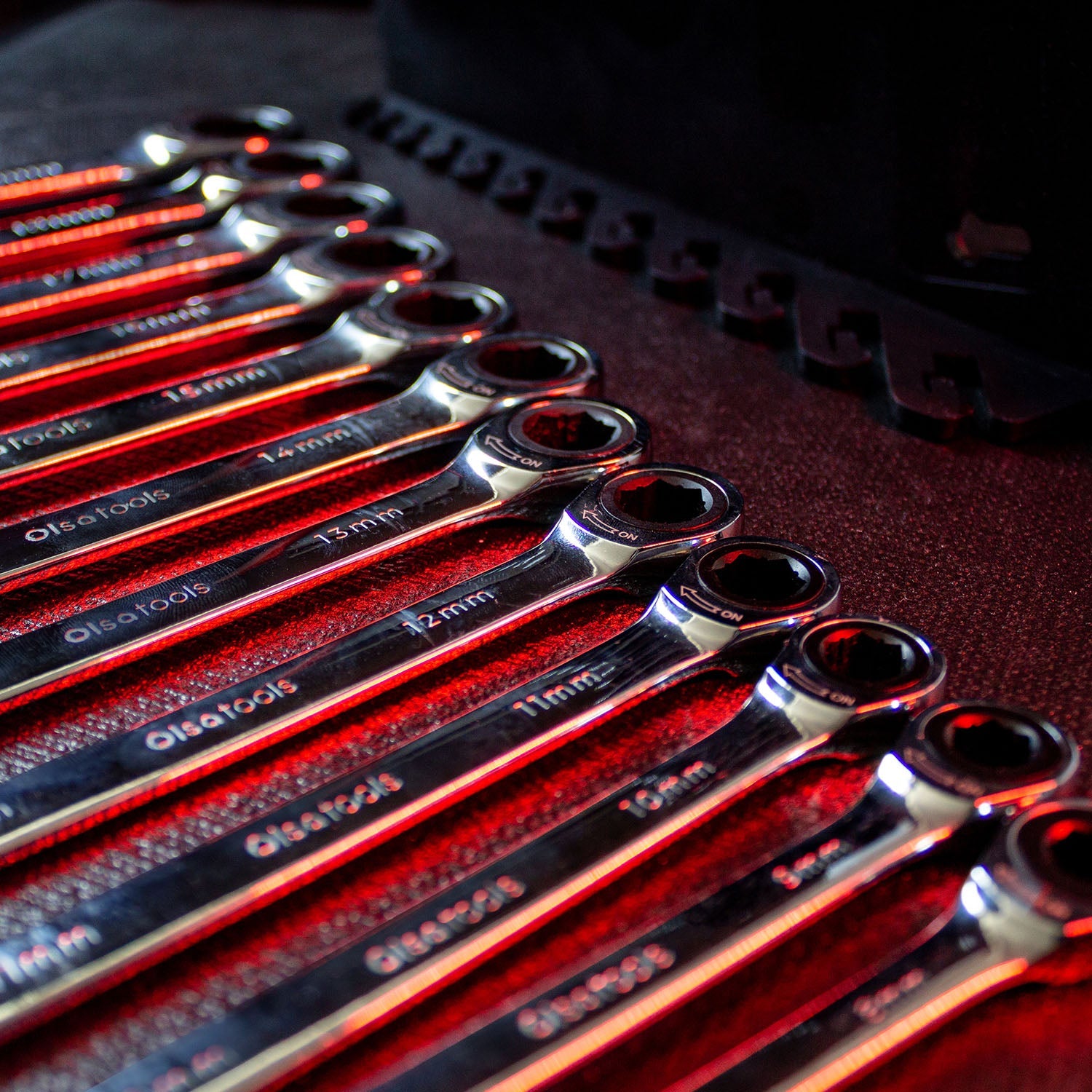 Ratcheting Wrench Set with Magnetic Wrench Organizer